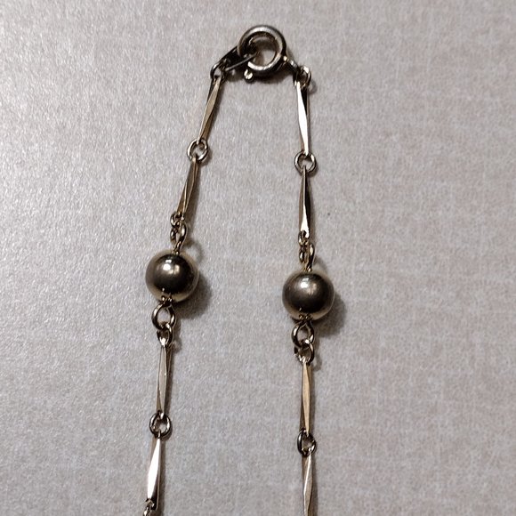 Gold Tone Metallic Necklace - Picture 6 of 7